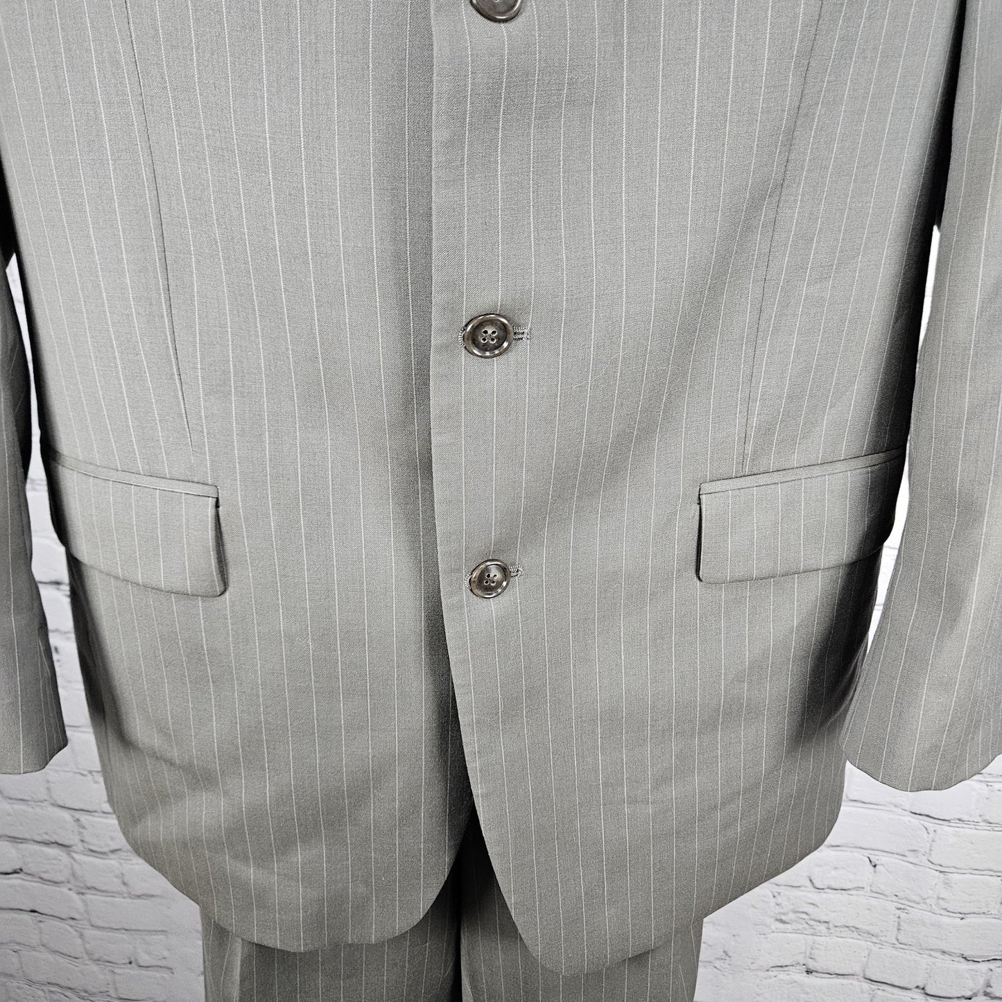 Calvin Klein Grey 100% Wool Striped Full Pant Suit 2 Piece Set 42R (33x27.5)