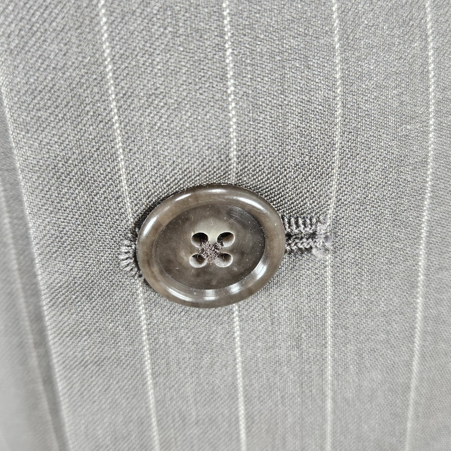 Calvin Klein Grey 100% Wool Striped Full Pant Suit 2 Piece Set 42R (33x27.5)