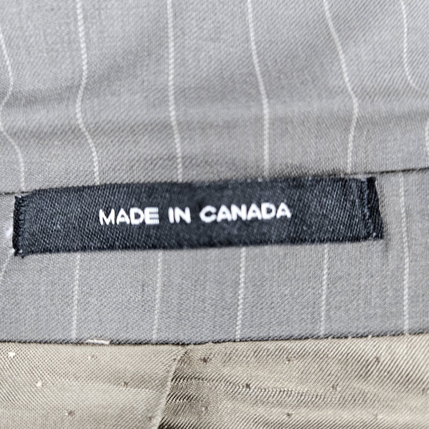 Calvin Klein Grey 100% Wool Striped Full Pant Suit 2 Piece Set 42R (33x27.5)