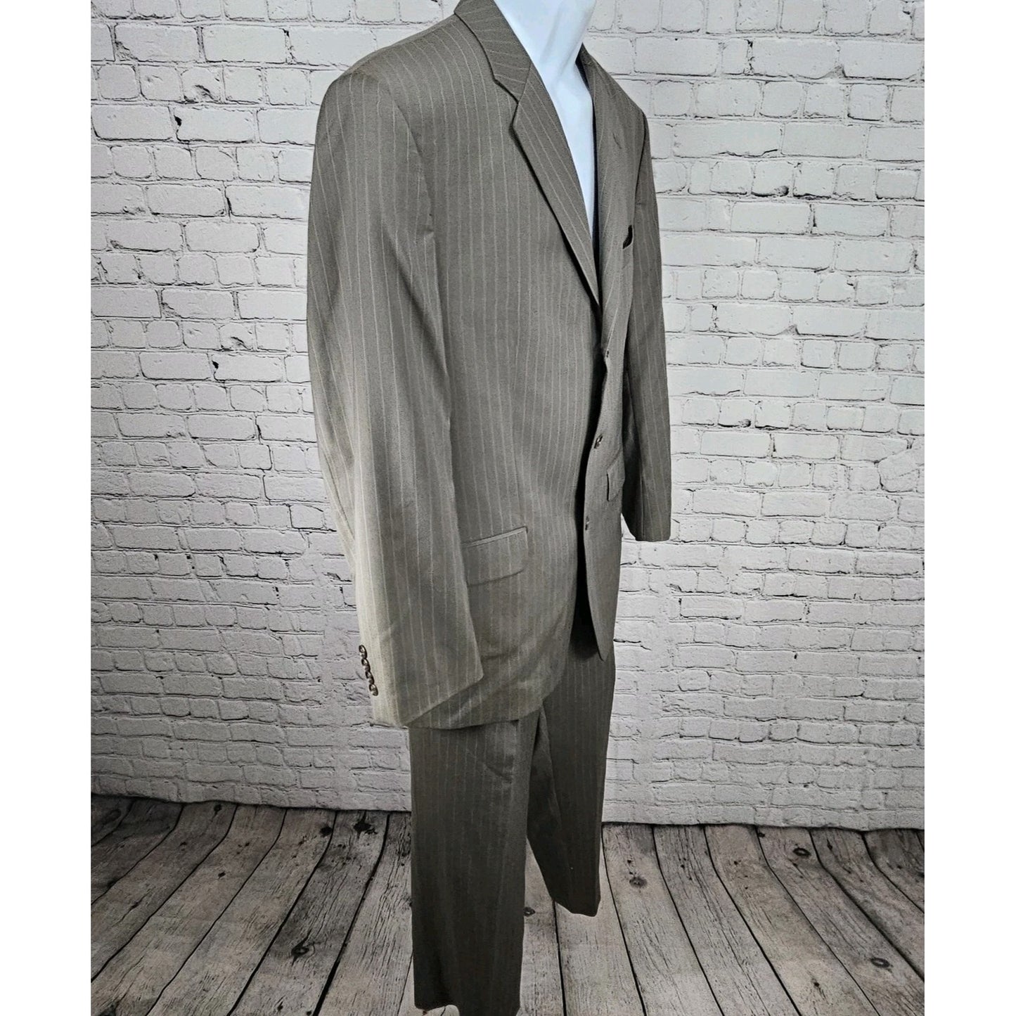 Calvin Klein Grey 100% Wool Striped Full Pant Suit 2 Piece Set 42R (33x27.5)