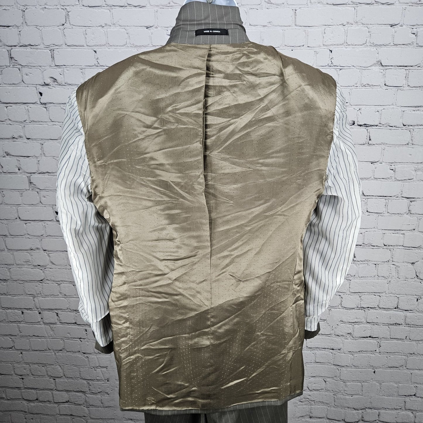 Calvin Klein Grey 100% Wool Striped Full Pant Suit 2 Piece Set 42R (33x27.5)