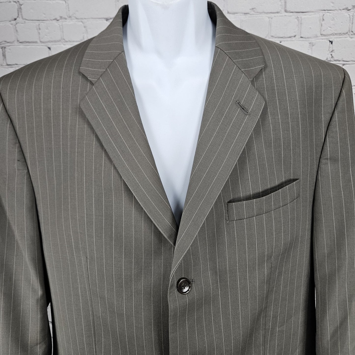 Calvin Klein Grey 100% Wool Striped Full Pant Suit 2 Piece Set 42R (33x27.5)