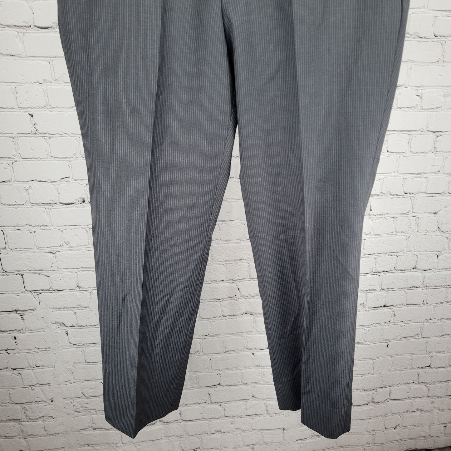 Jos A Bank Charcoal Nicholas 100% Wool Pinstriped Flat Front Dress Pants 34x28.5
