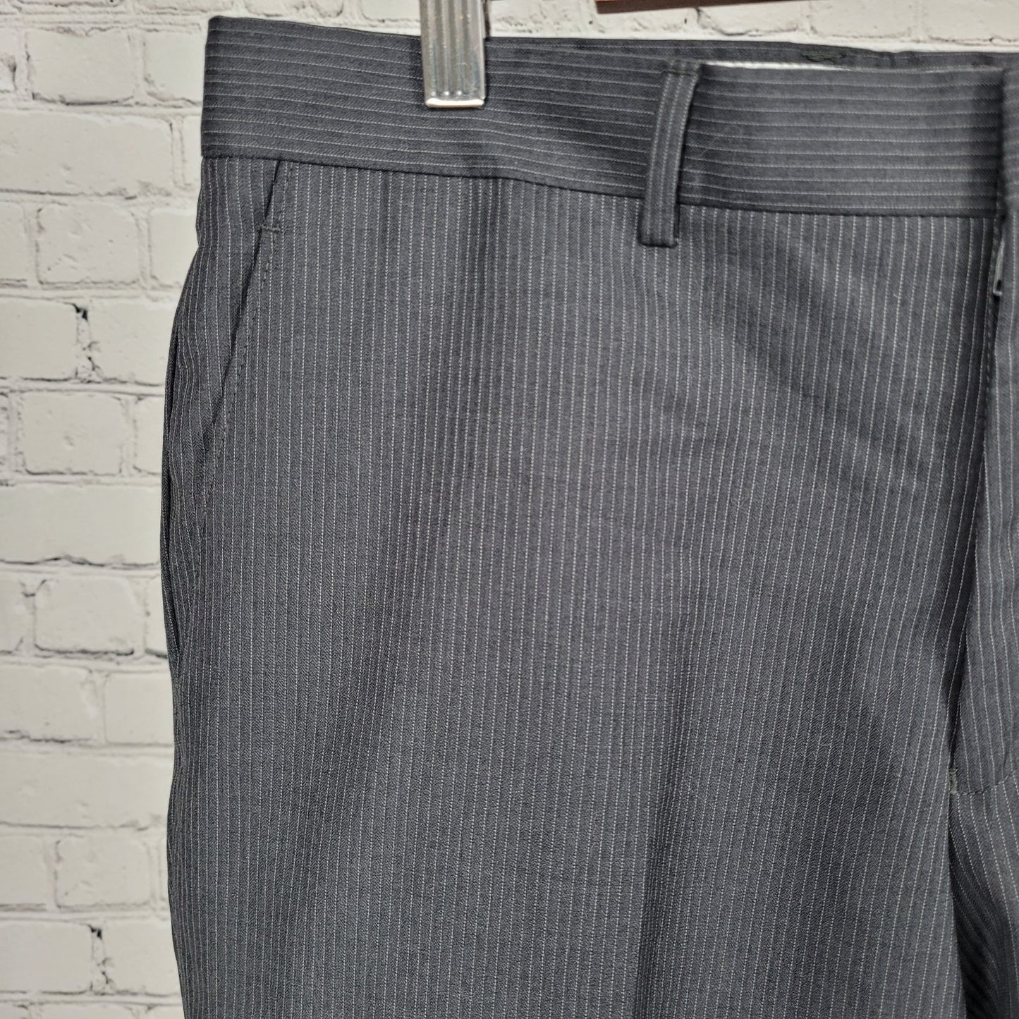 Jos A Bank Charcoal Nicholas 100% Wool Pinstriped Flat Front Dress Pants 34x28.5