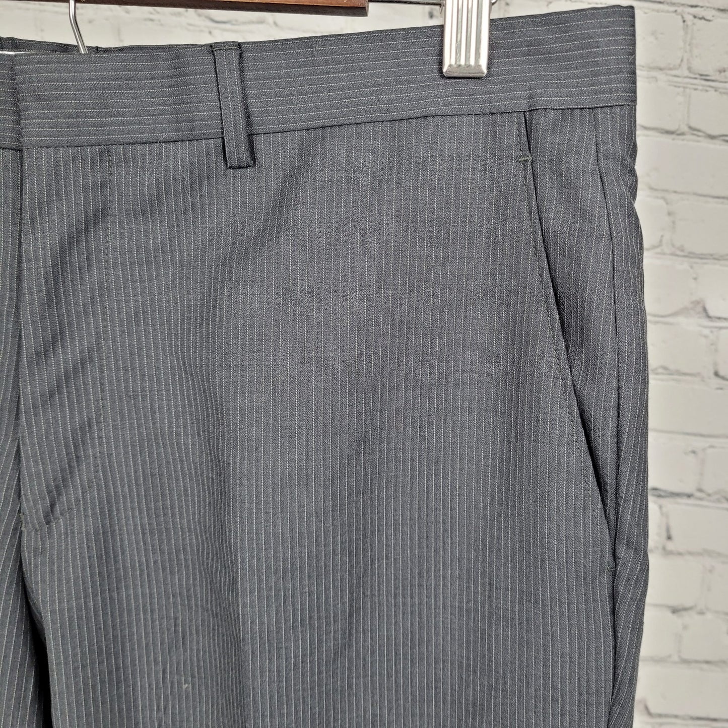 Jos A Bank Charcoal Nicholas 100% Wool Pinstriped Flat Front Dress Pants 34x28.5