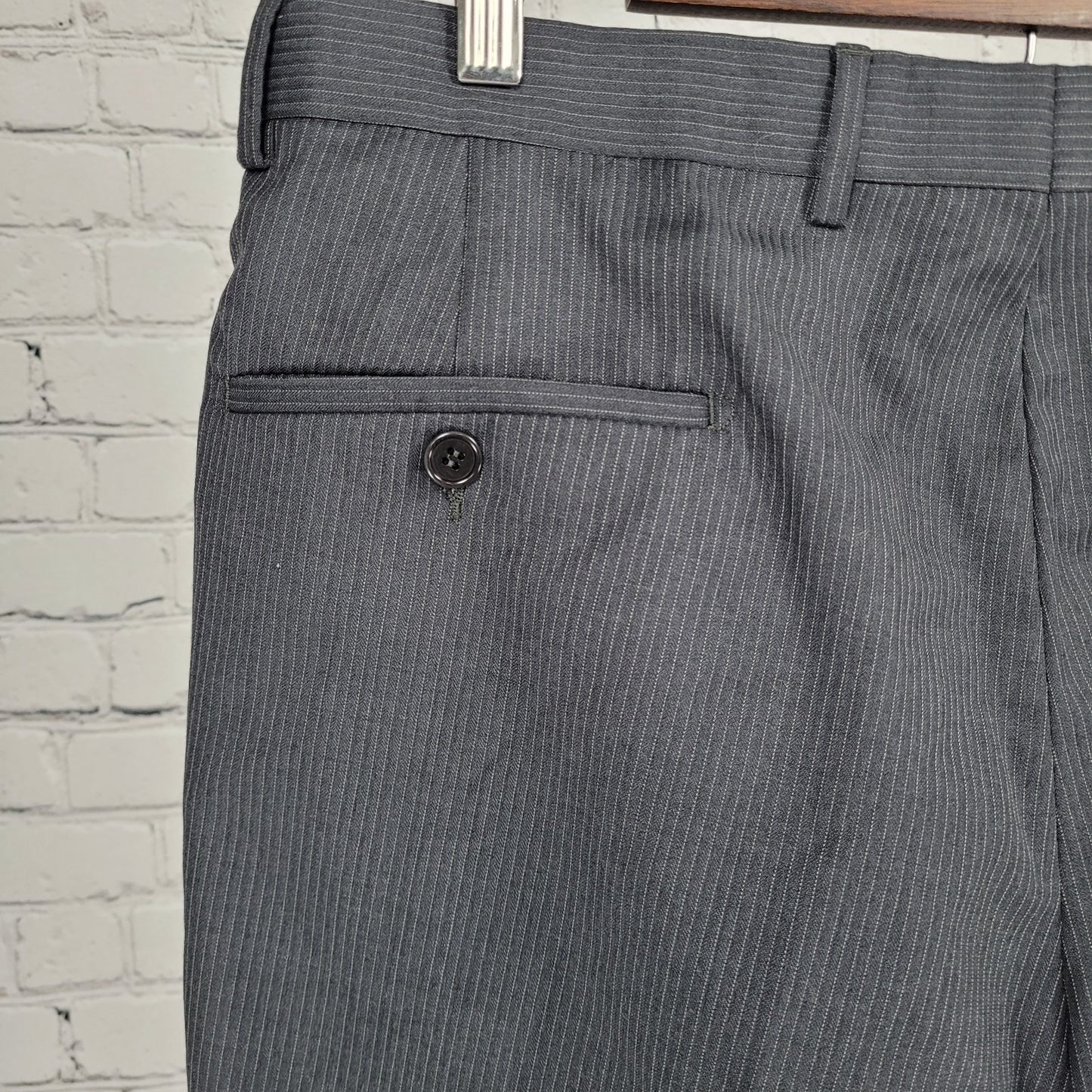 Jos A Bank Charcoal Nicholas 100% Wool Pinstriped Flat Front Dress Pants 34x28.5