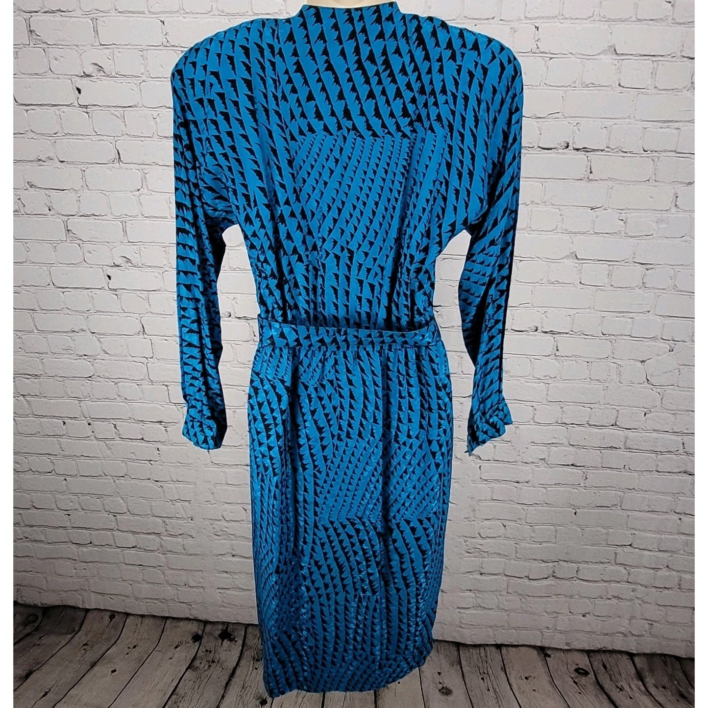 VTG Neiman Marcus Blue 100% Silk Belted Long Sleeve Collared Midi Dress Size 8