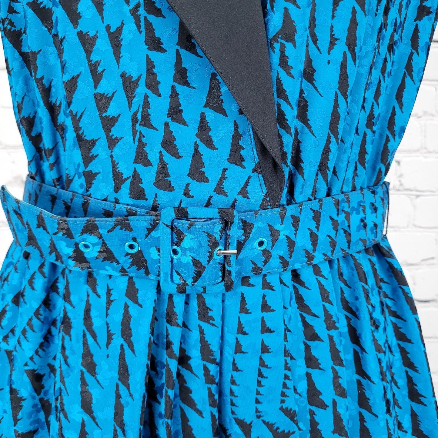 VTG Neiman Marcus Blue 100% Silk Belted Long Sleeve Collared Midi Dress Size 8