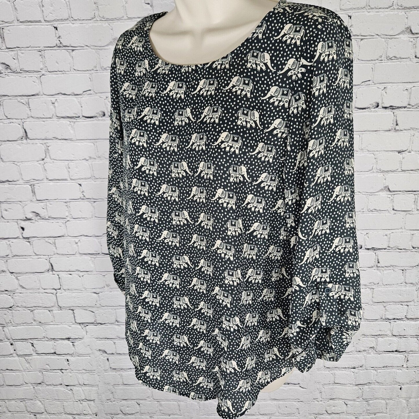 Mix By 41Hawthorn Green White Elephant 3/4 Tabbed Sleeve Size Medium M Blouse