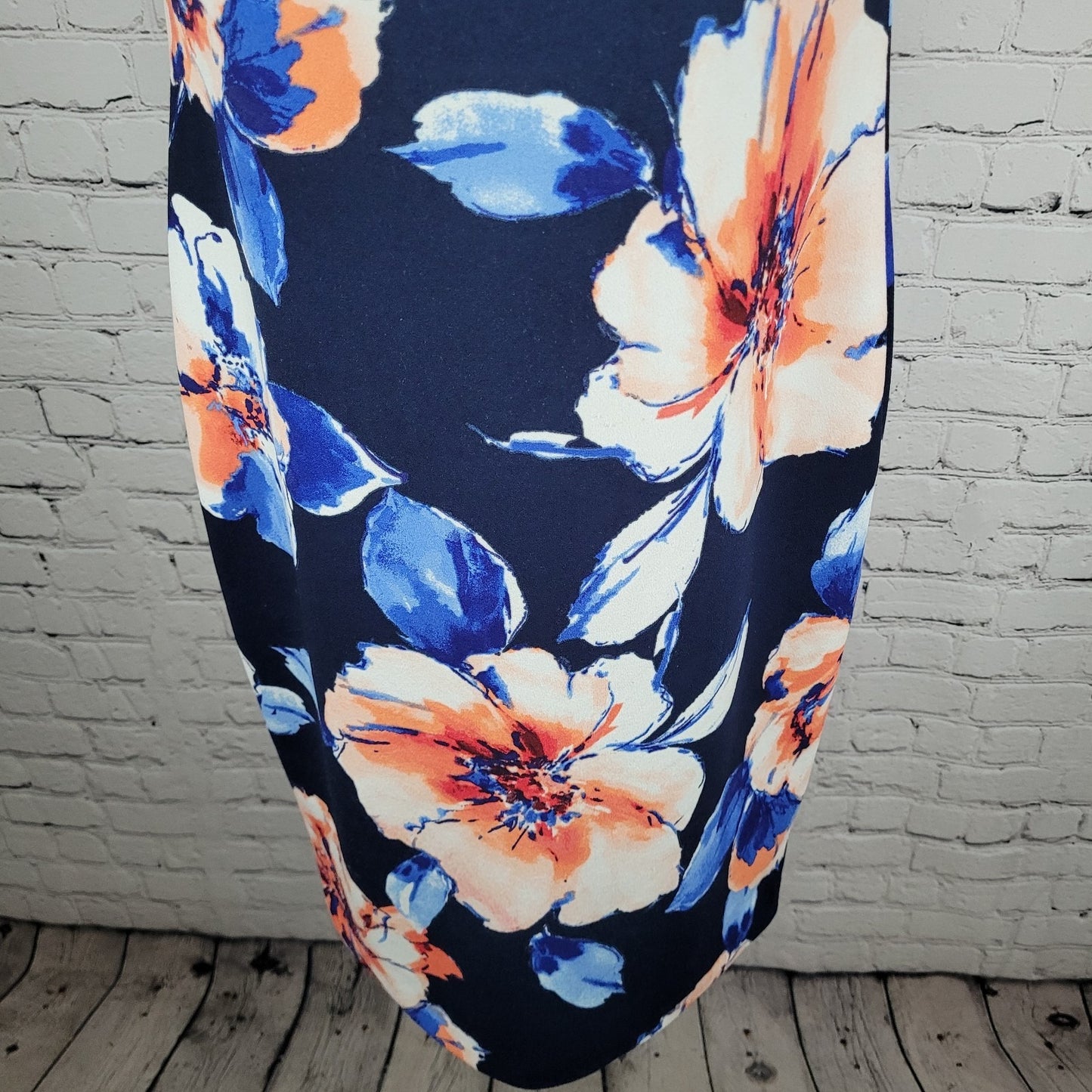 Tahari Navy Floral Short Sleeve Back Zip Slit Stretch Lined Shift Dress Size 6