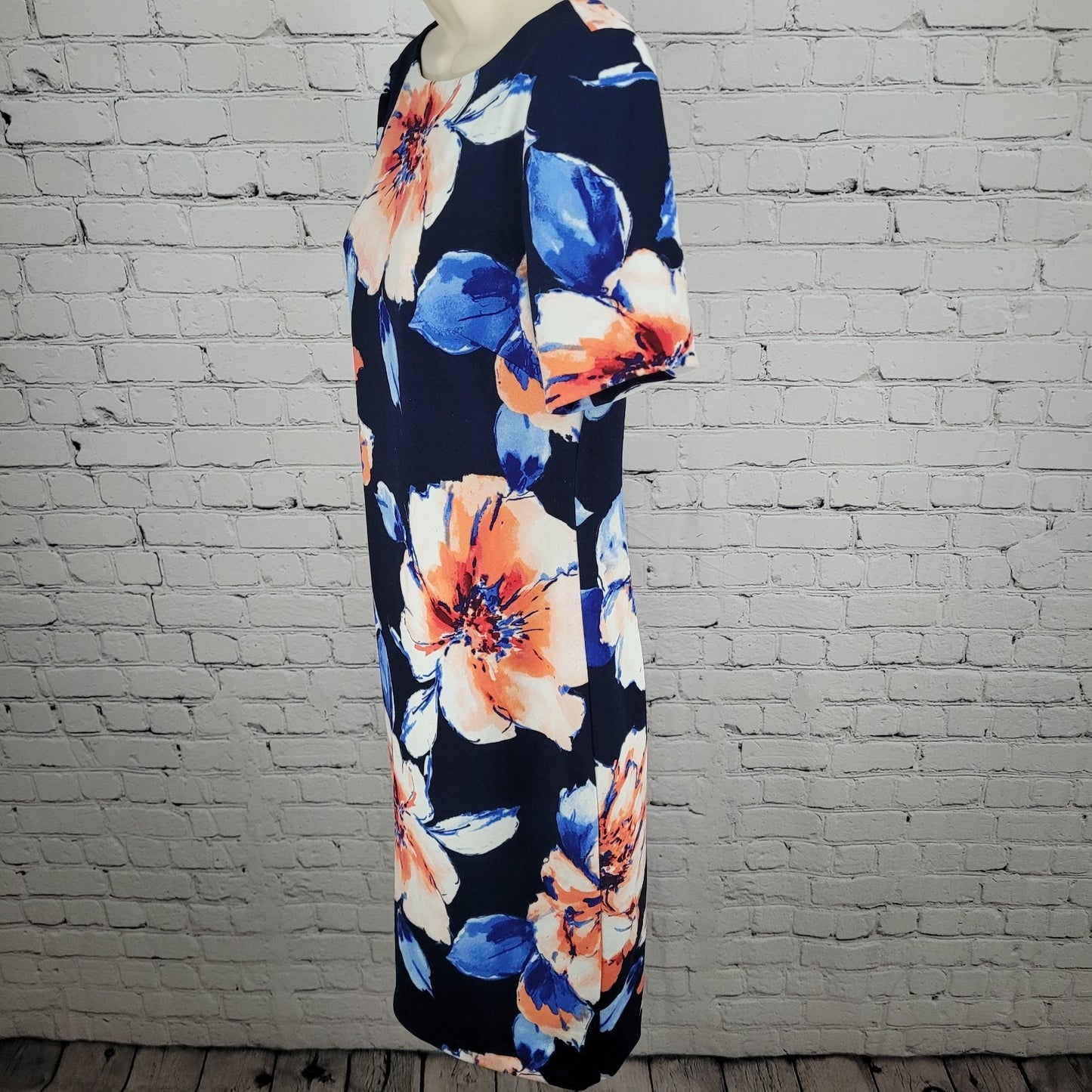 Tahari Navy Floral Short Sleeve Back Zip Slit Stretch Lined Shift Dress Size 6