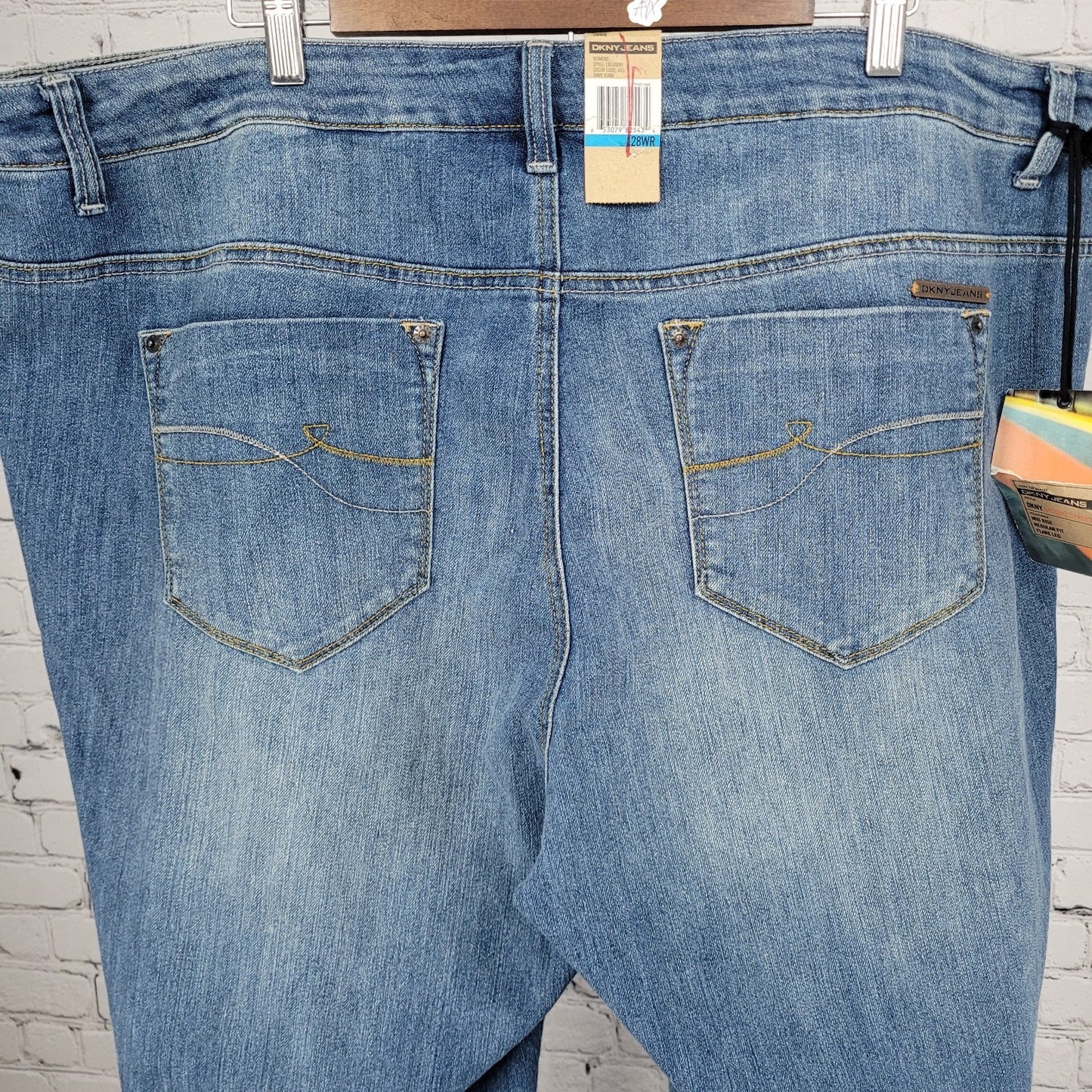 DKNY Jeans Blue Denim Spring Street Jean Mid Rise Flare 28WR (46x33)