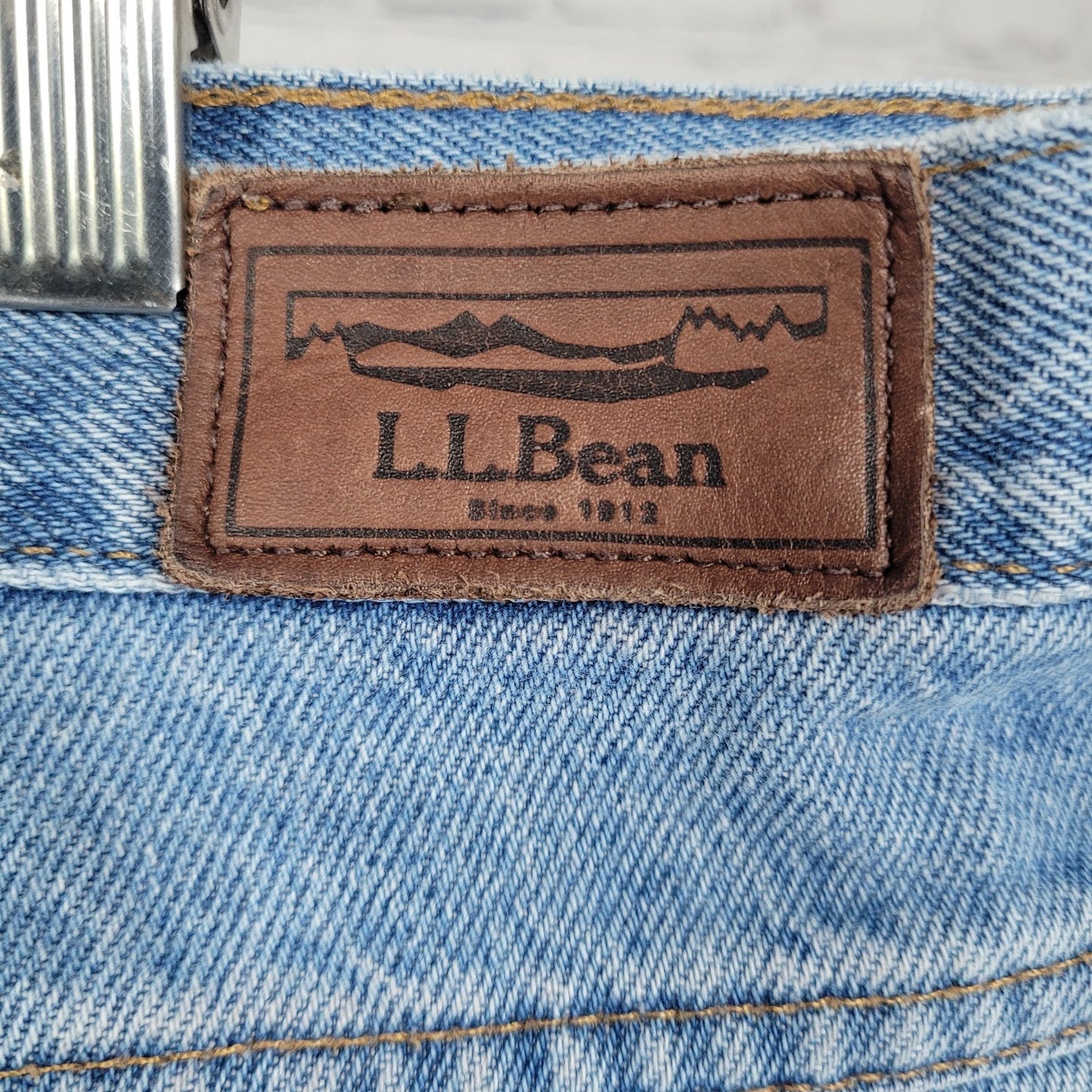 LL Bean Blue 100% Cotton Denim Classic Fit Medium Wash Straight Work Jeans 44x30