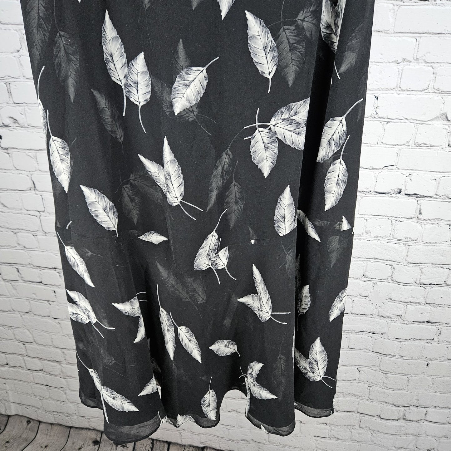 VTG Dana Buchman Black 100% Silk Chiffon Leaves Lined A-Line Maxi Skirt 16