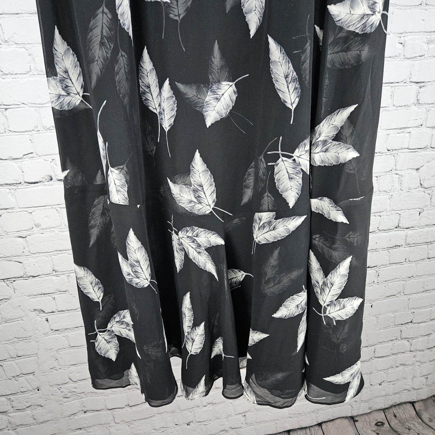VTG Dana Buchman Black 100% Silk Chiffon Leaves Lined A-Line Maxi Skirt 16