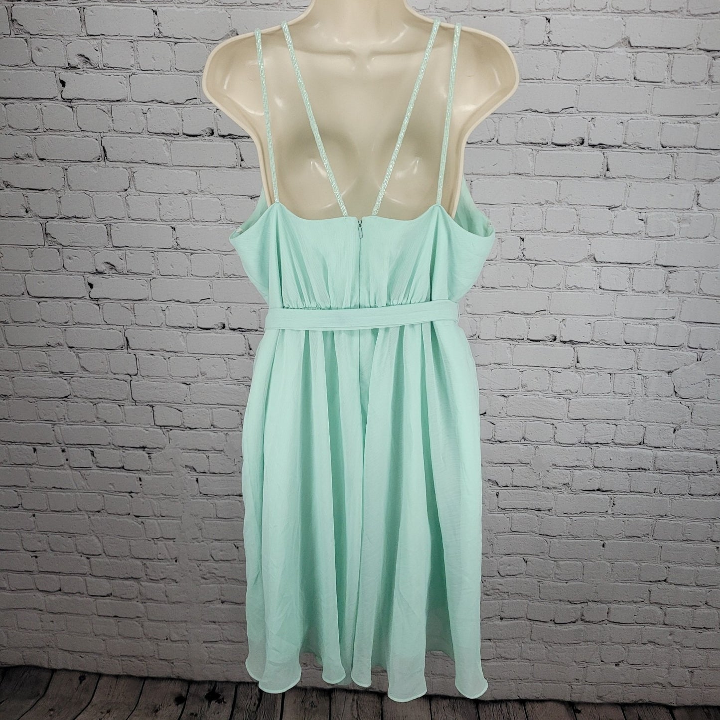David's Bridal Light Green Chiffon Beaded Strappy Belted Bridesmaid Dress 16