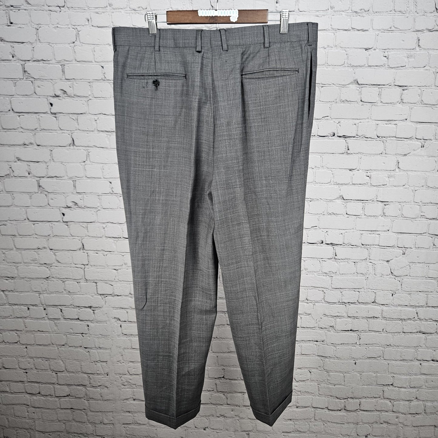 Jos A Bank Grey Glen Check Pleated Cuffed Straight Leg Dress Pants 36x29 *hole