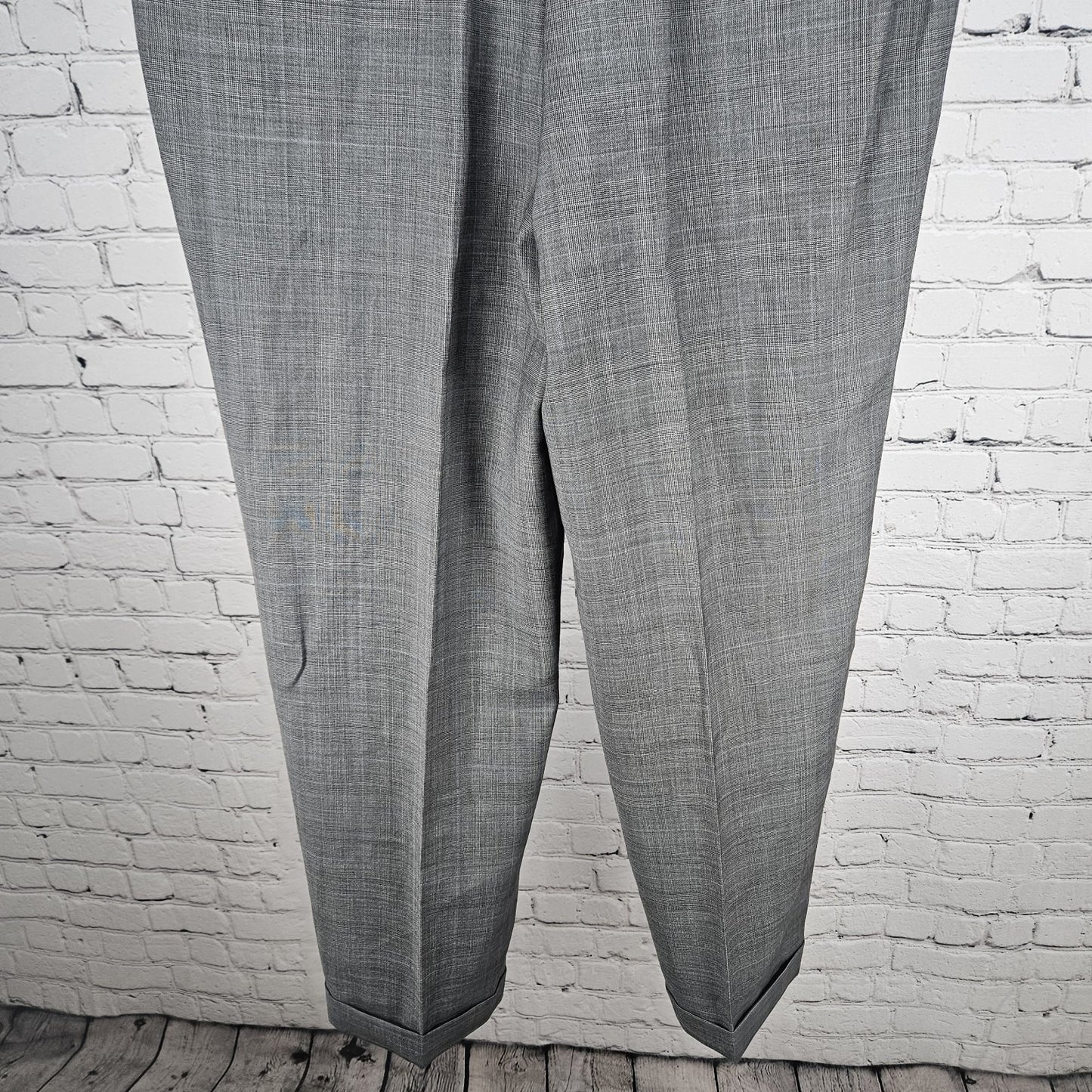 Jos A Bank Grey Glen Check Pleated Cuffed Straight Leg Dress Pants 36x29 *hole