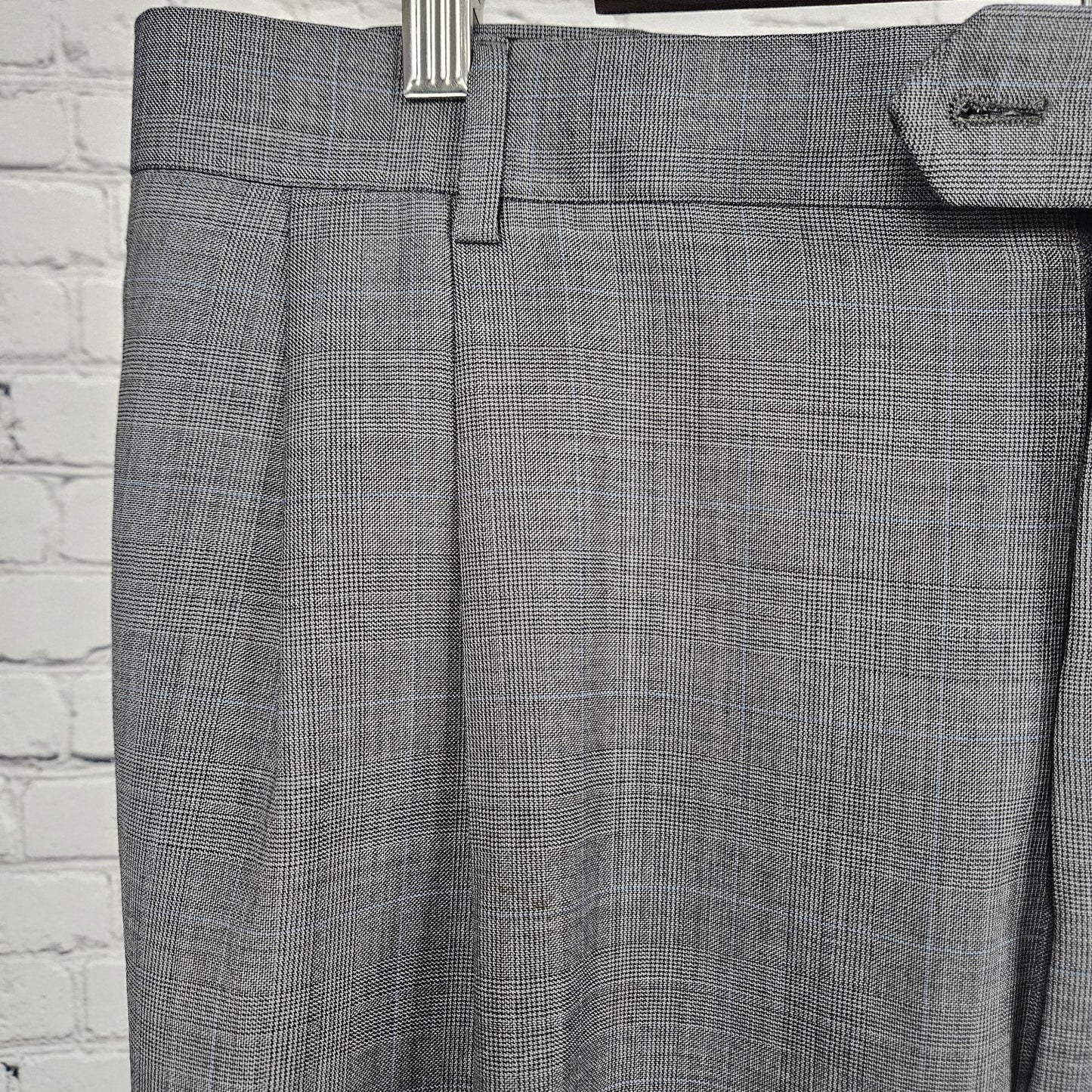 Jos A Bank Grey Glen Check Pleated Cuffed Straight Leg Dress Pants 36x29 *hole