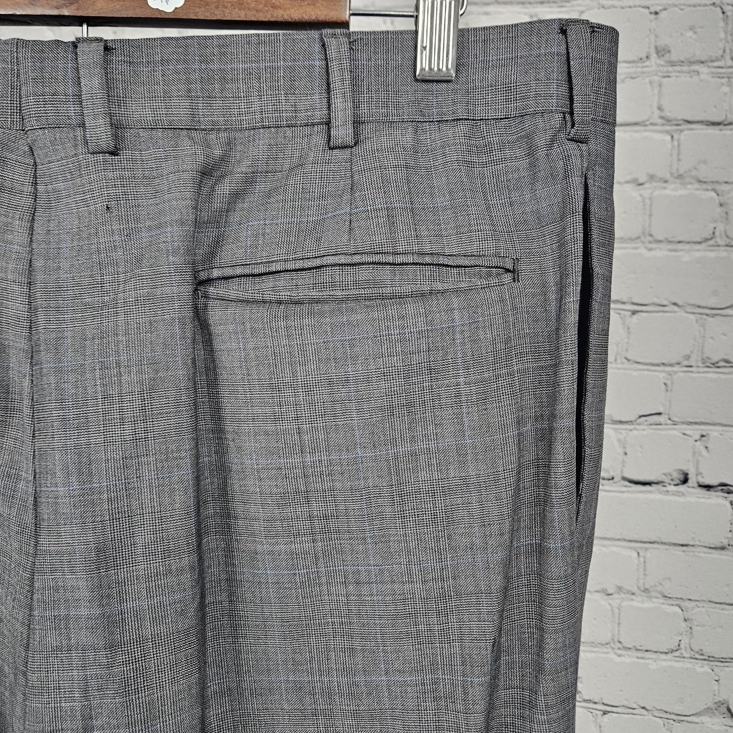 Jos A Bank Grey Glen Check Pleated Cuffed Straight Leg Dress Pants 36x29 *hole