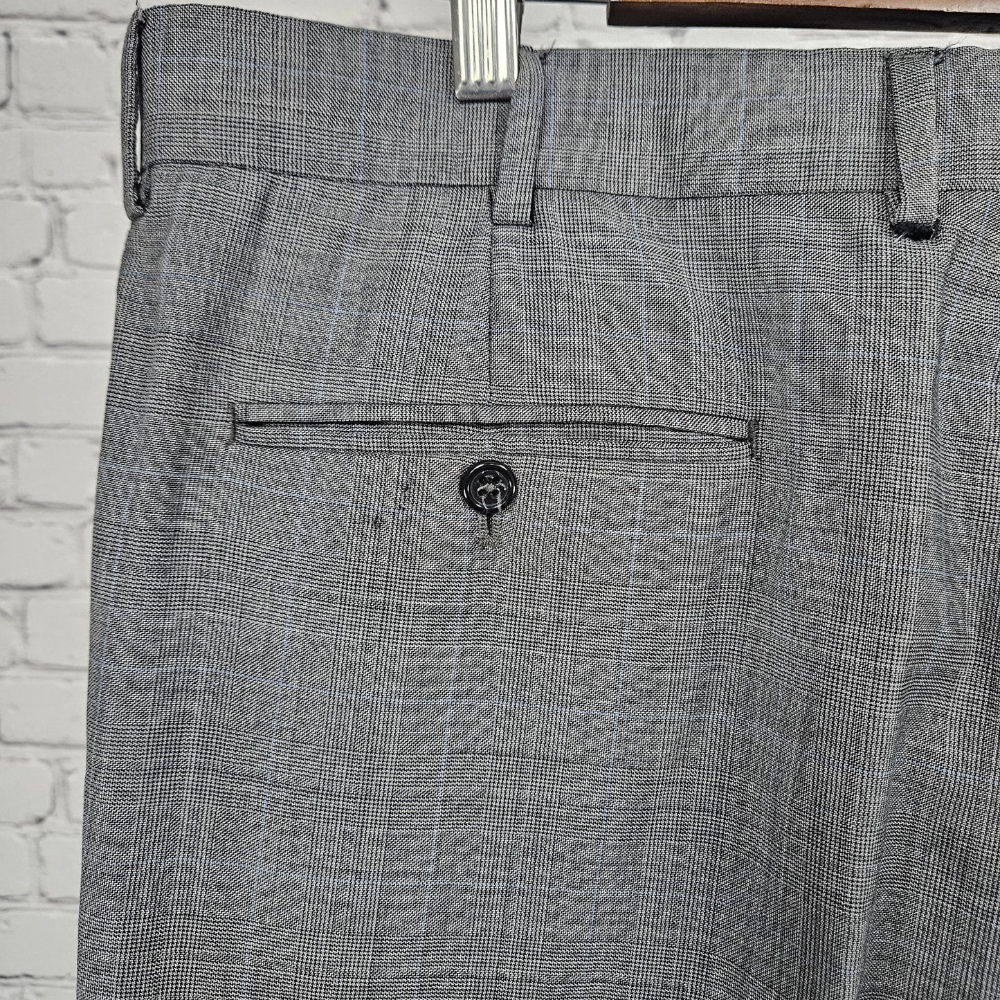 Jos A Bank Grey Glen Check Pleated Cuffed Straight Leg Dress Pants 36x29 *hole