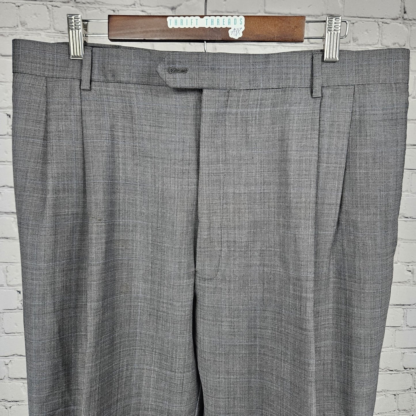 Jos A Bank Grey Glen Check Pleated Cuffed Straight Leg Dress Pants 36x29 *hole