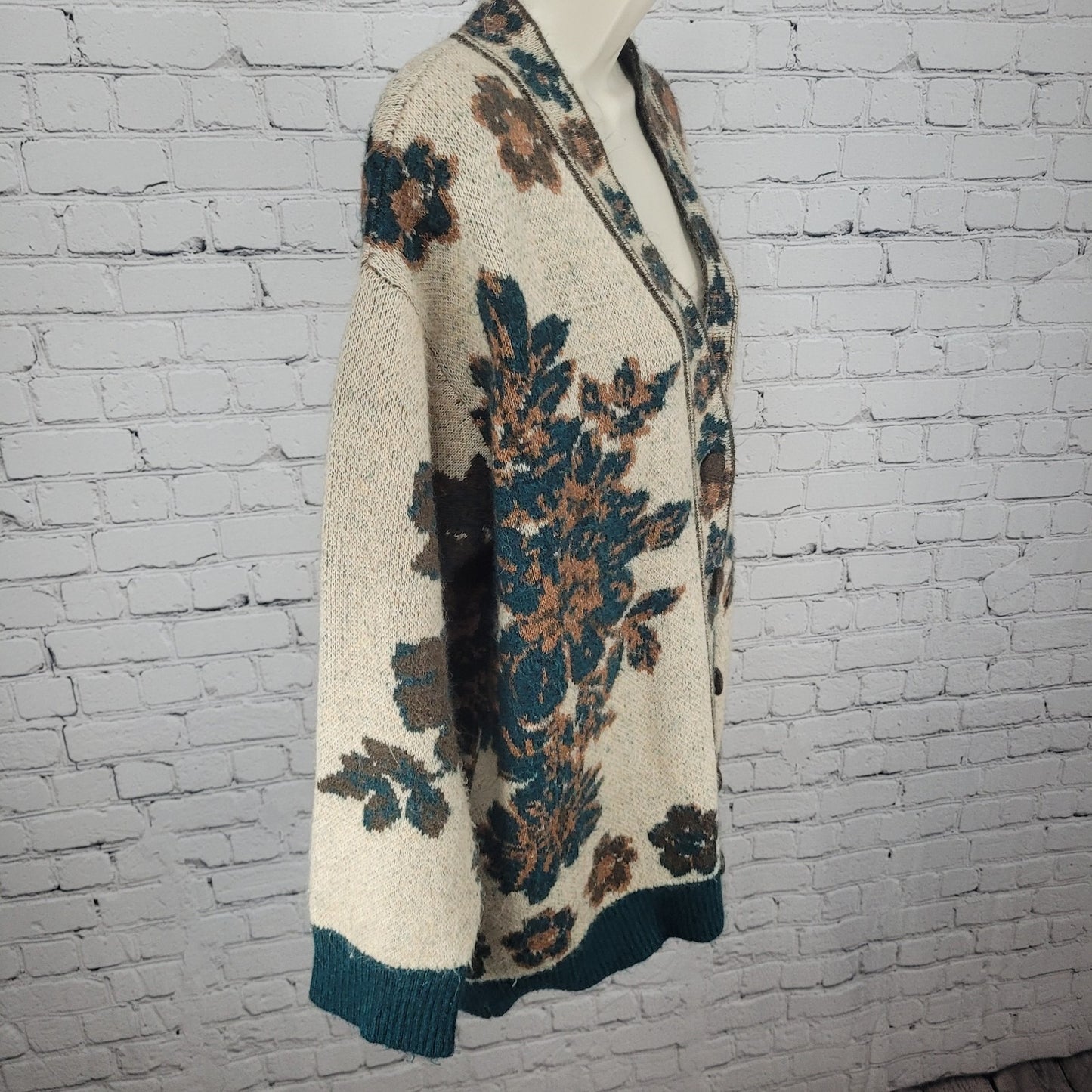 Zara Beige Floral Cozy Buttoned V Neck Oversized Cardigan Sweater Size Small S