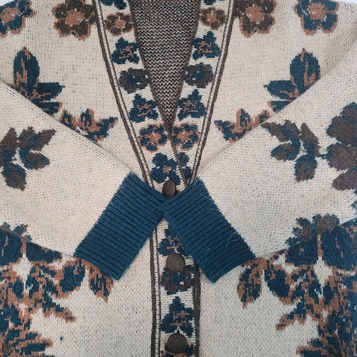 Zara Beige Floral Cozy Buttoned V Neck Oversized Cardigan Sweater Size Small S
