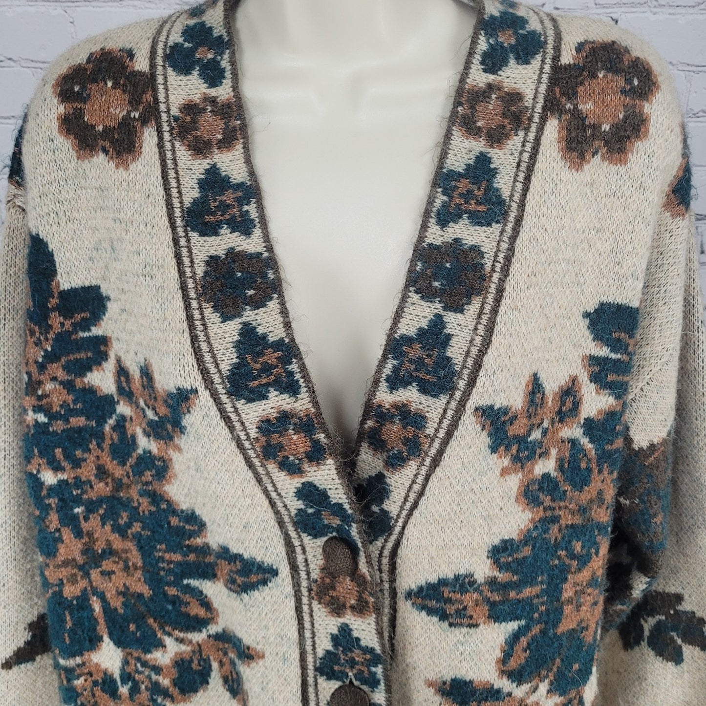 Zara Beige Floral Cozy Buttoned V Neck Oversized Cardigan Sweater Size Small S