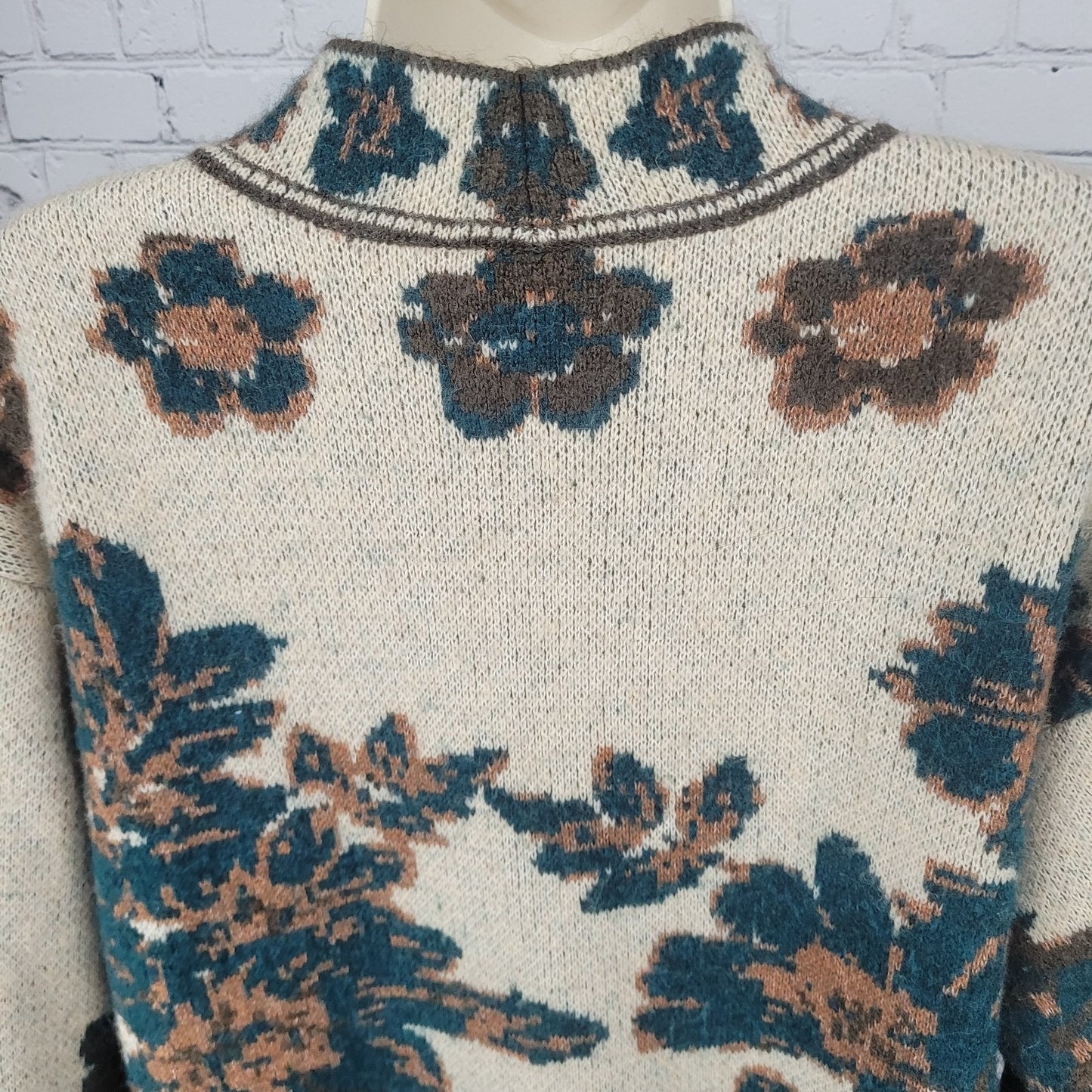 Zara Beige Floral Cozy Buttoned V Neck Oversized Cardigan Sweater Size Small S