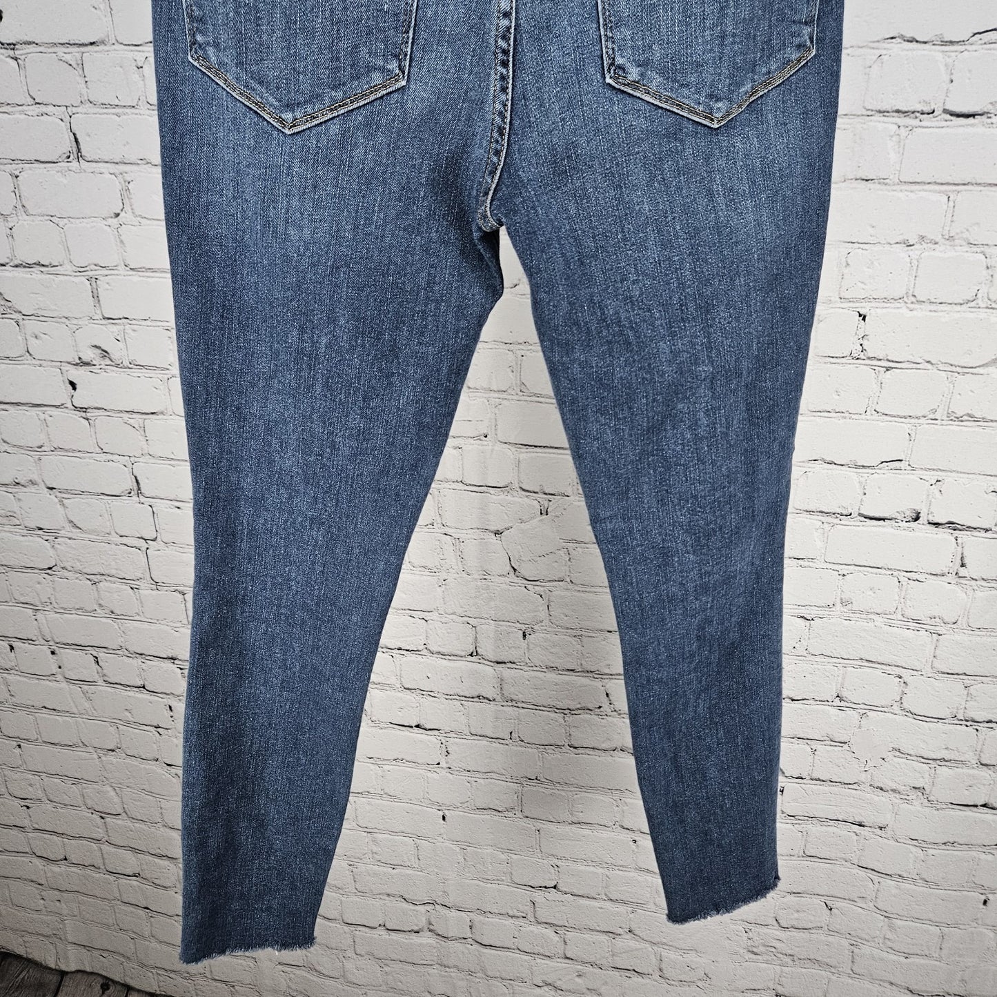 Frame Blue Denim Ali High Rise Cigerette Raw Hem Skinny Jeans USA 26 (26x26)