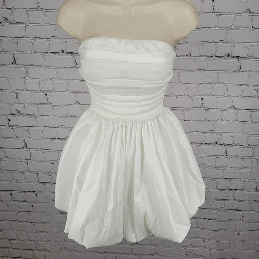 B Darlin White Sheen Pleated Padded Boned Bust Bubble Hem Dress Junior Size 0