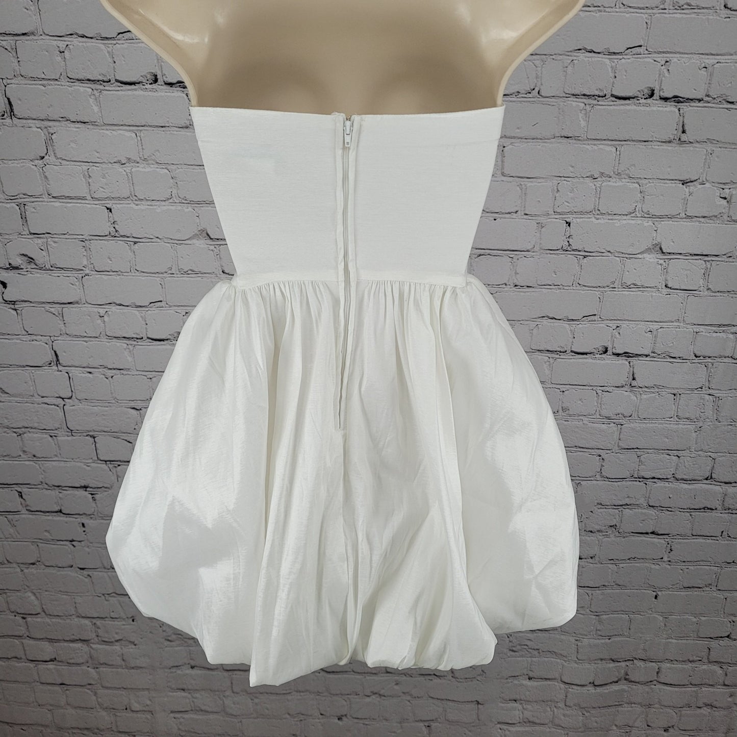 B Darlin White Sheen Pleated Padded Boned Bust Bubble Hem Dress Junior Size 0
