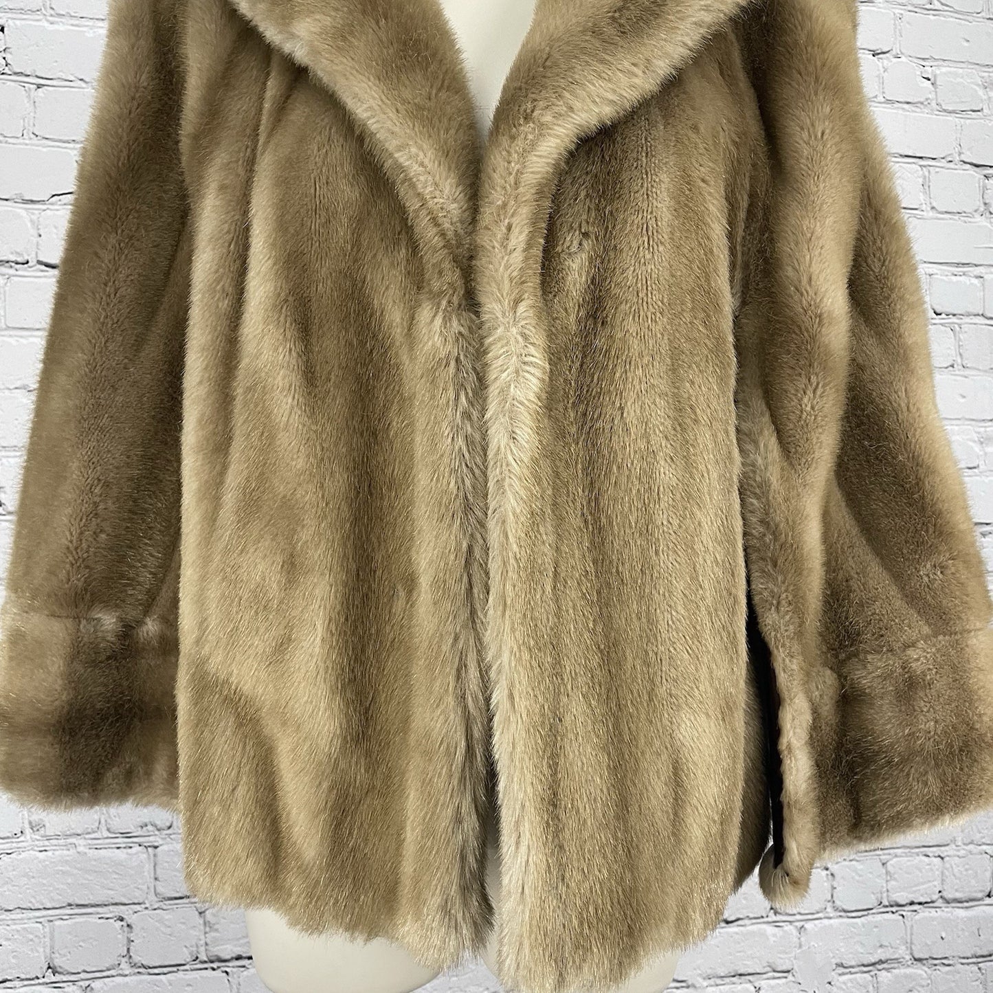 VTG Tissavel Lepshire Tan French Faux Fur Lined Open Poncho Coat Cape One Size
