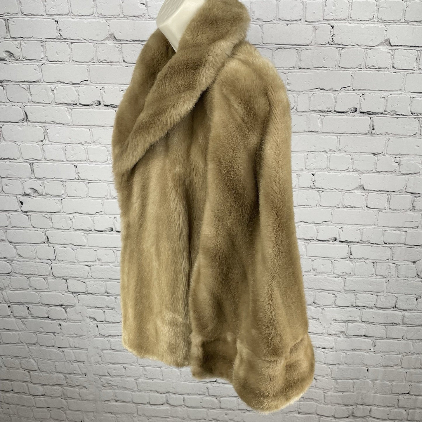 VTG Tissavel Lepshire Tan French Faux Fur Lined Open Poncho Coat Cape One Size
