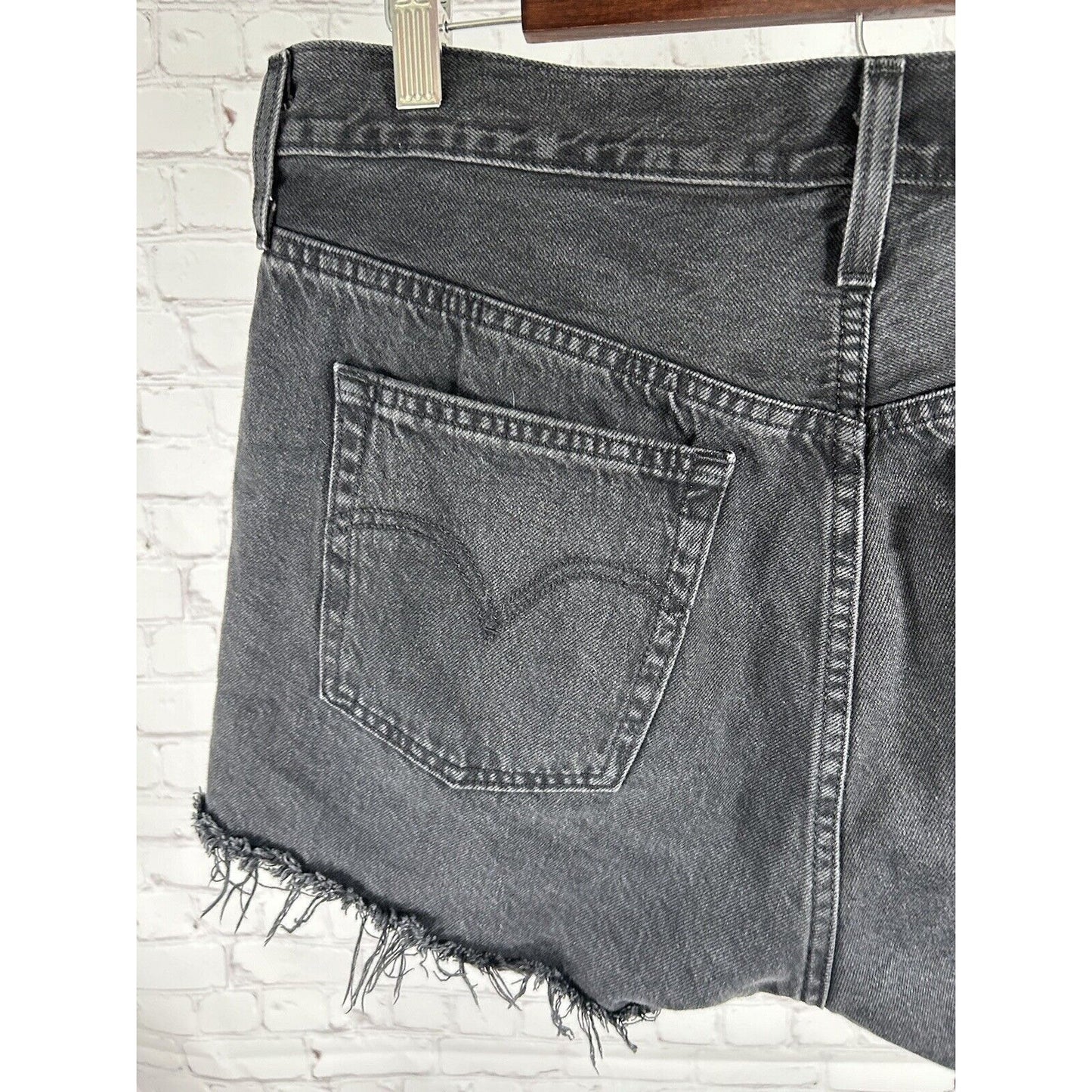 Levis 501 Button Fly High Rise Black Raw Hem Cut Off Shorts Sz 32 (32 x 2.5)