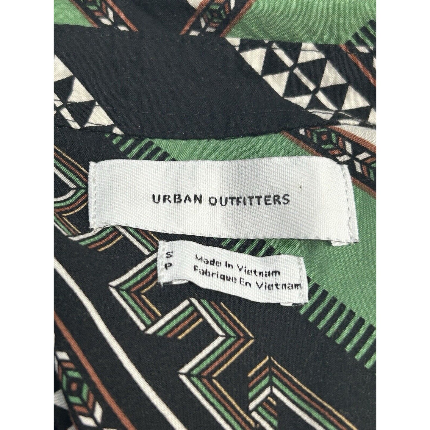 Urban Outfitters Multicolor Geometric Button Up Short Sleeve Shirt Size Medium