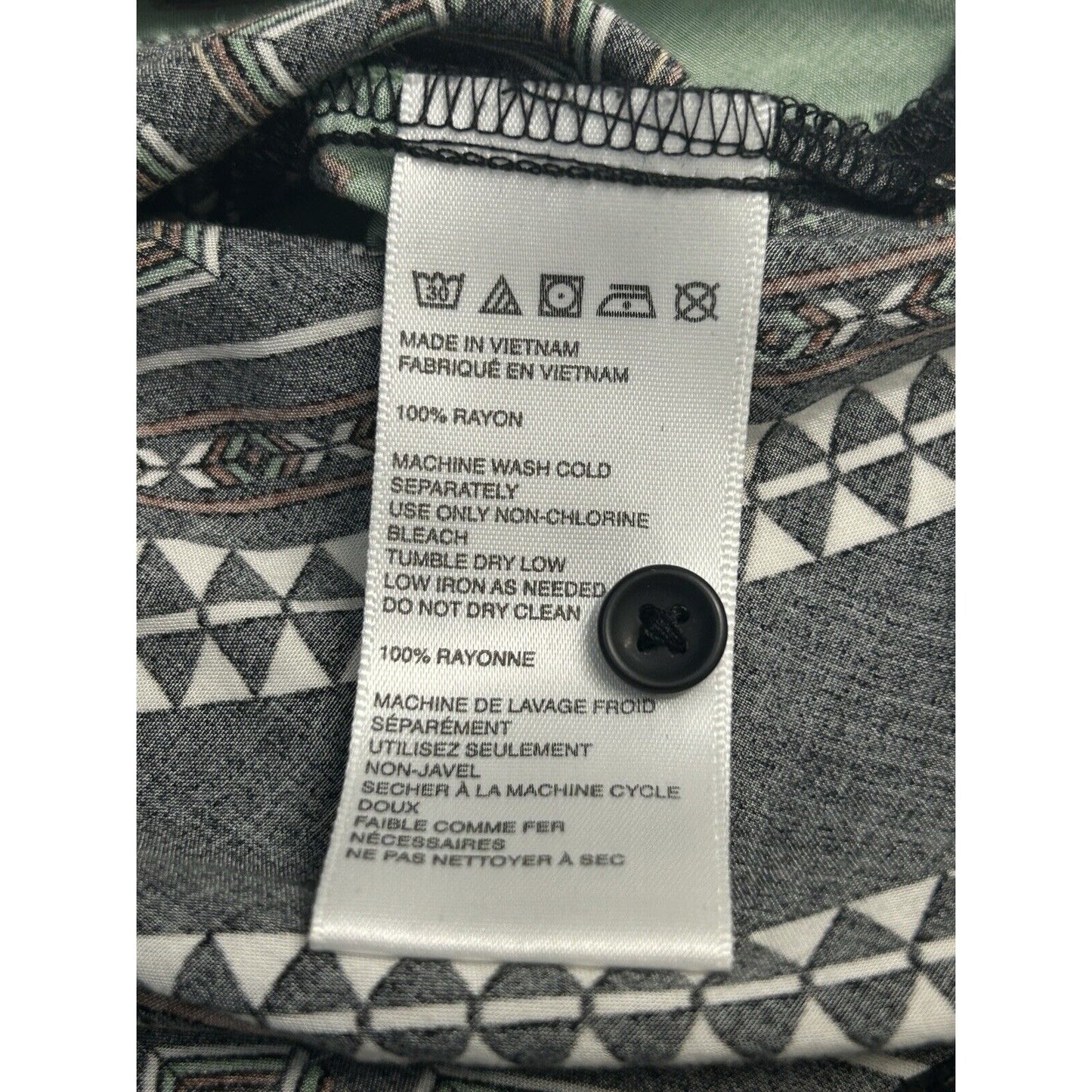 Urban Outfitters Multicolor Geometric Button Up Short Sleeve Shirt Size Medium