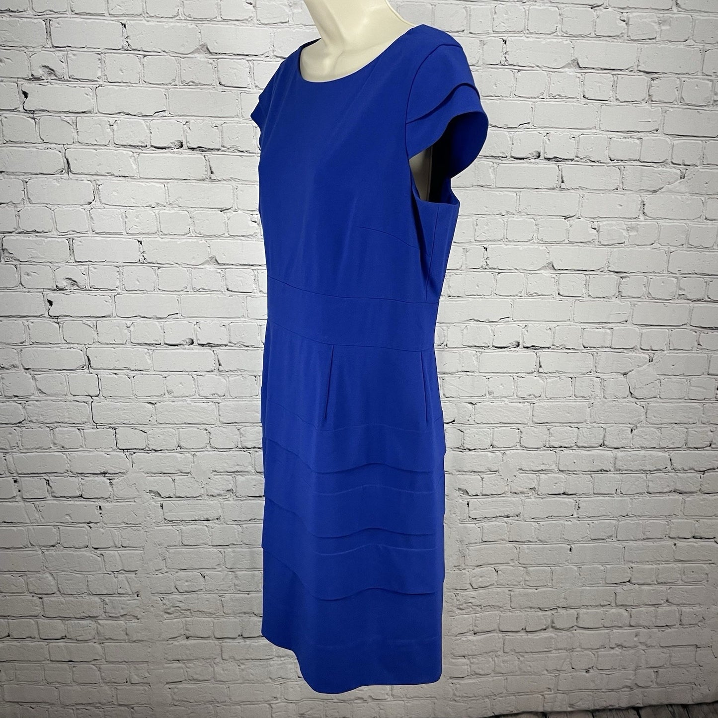 Tahari Arthur S Levine Blue Layered Short Sleeve Zipped Stretch Sheath Dress 12