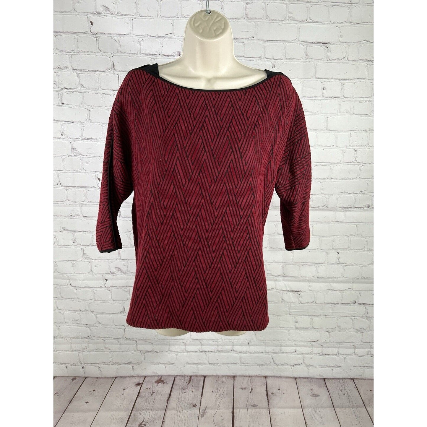 Chico’s Red Black Diamond 3/4 Sleeve Stretchy Top Women’s XS