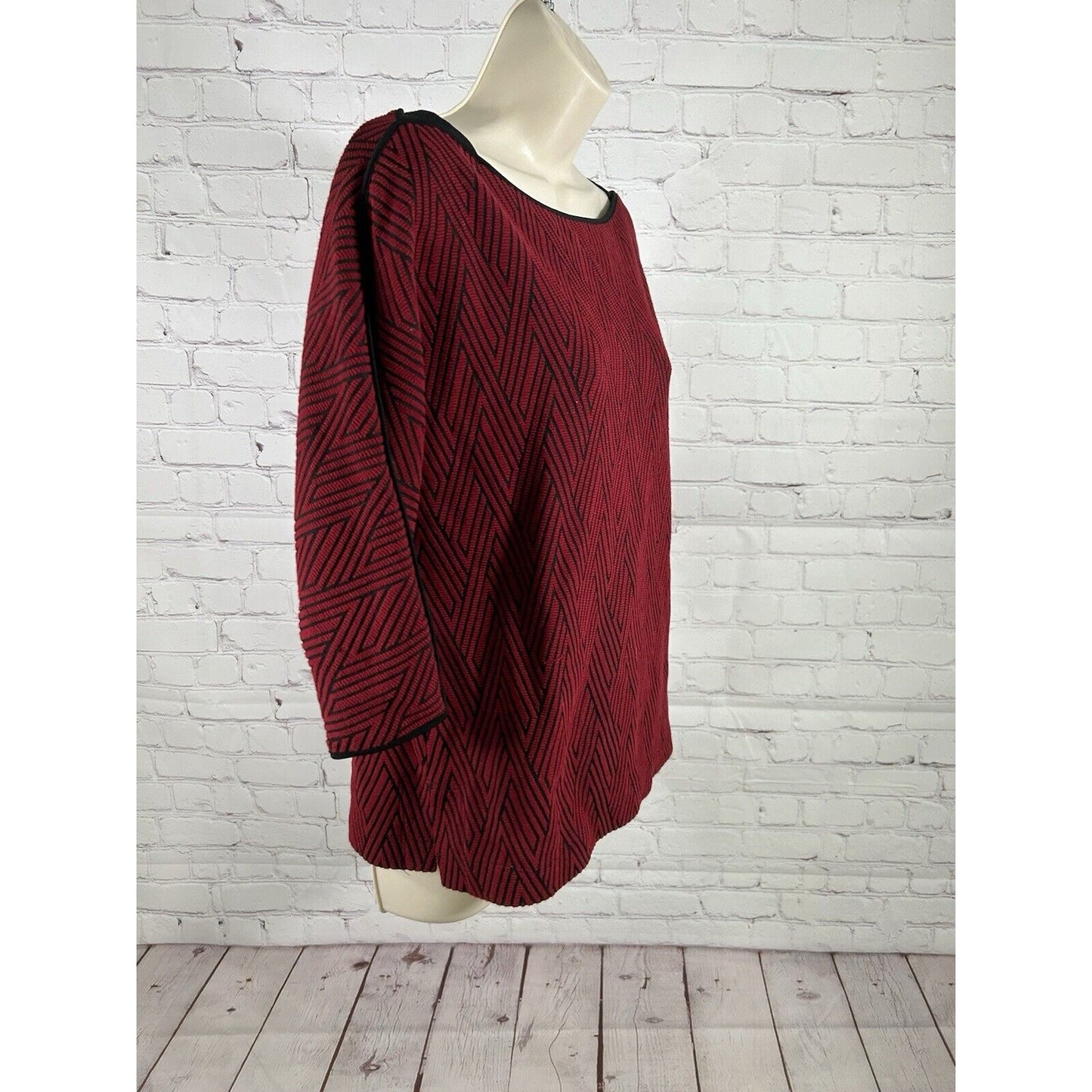 Chico’s Red Black Diamond 3/4 Sleeve Stretchy Top Women’s XS