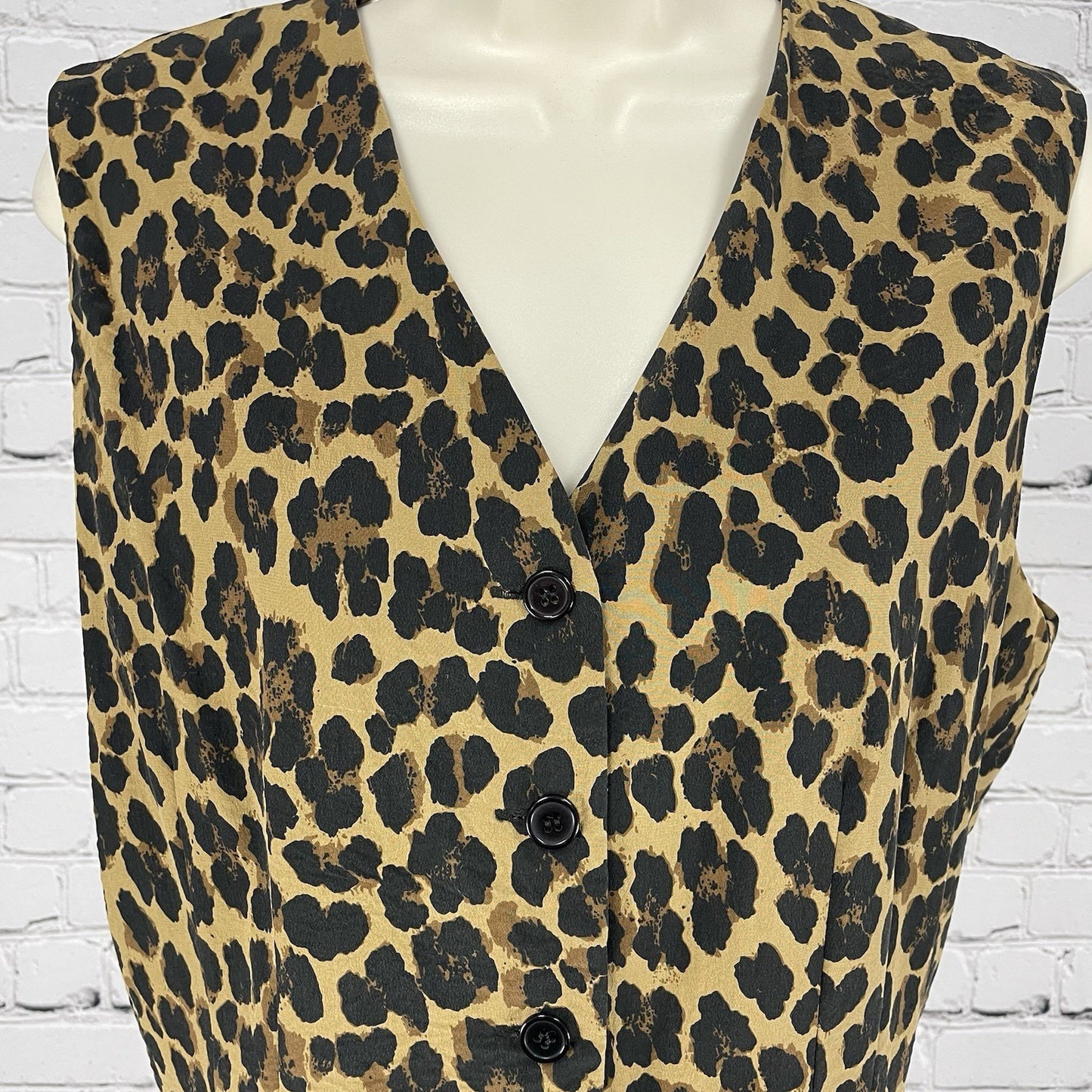 Bloomingdale’s Brown Leopard 100% Silk Lined Button Up Blouse Vest Size 10