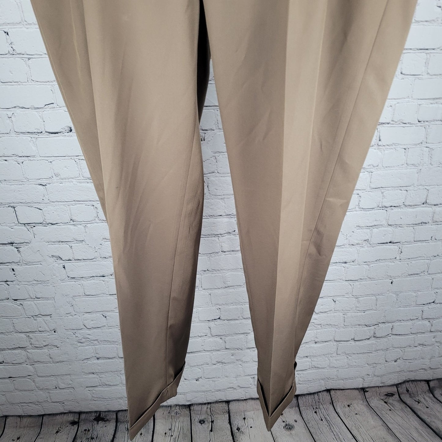 Jos A Bank Brown Traveler Stretch Waist Pleated Cuffed Dress Pants 42x30