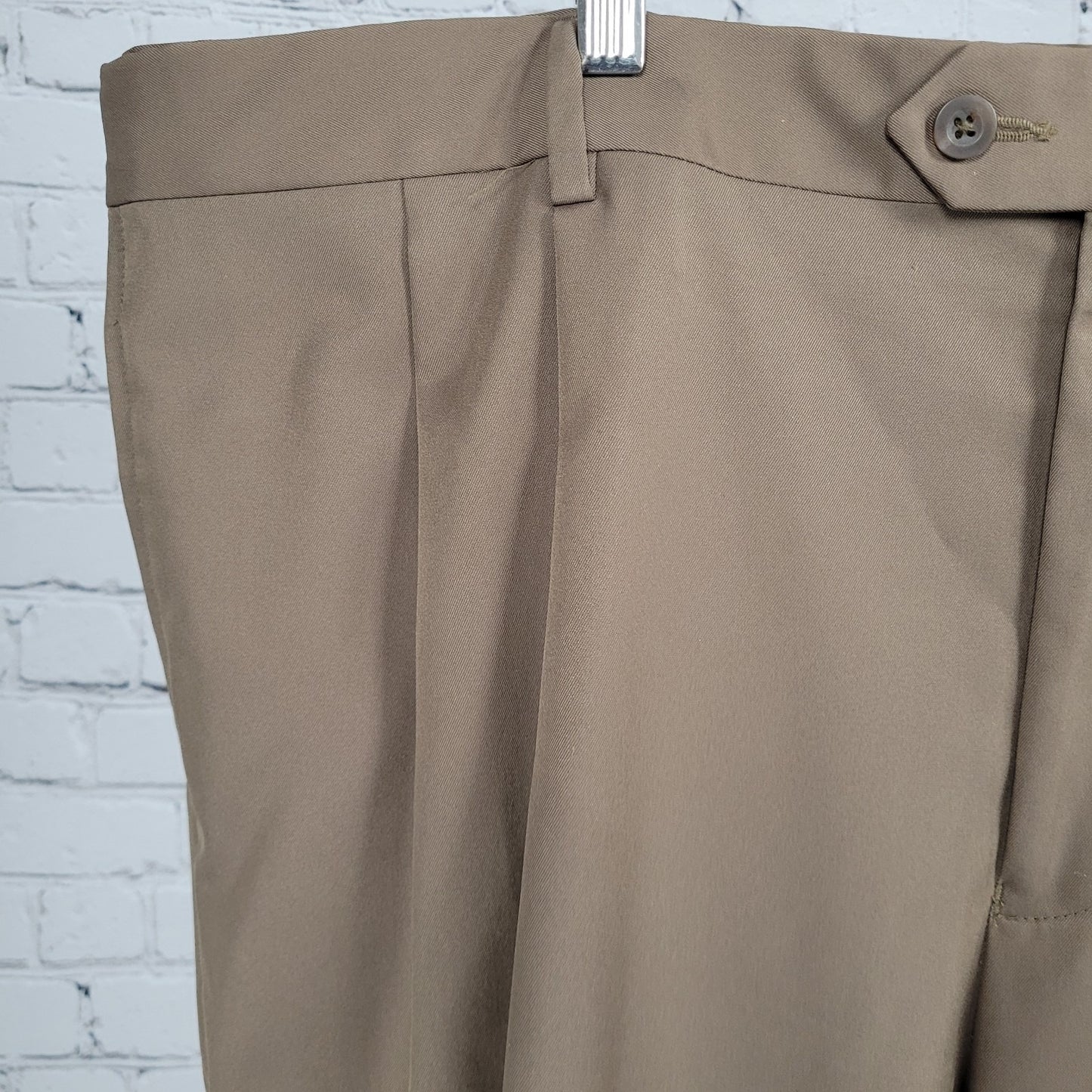 Jos A Bank Brown Traveler Stretch Waist Pleated Cuffed Dress Pants 42x30