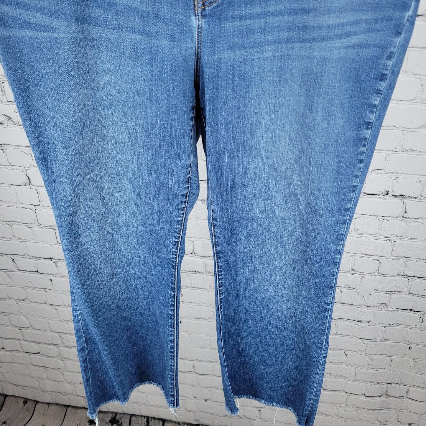 Madewell Blue Denim Cali Demi Boot High Rise Crop Jeans Size 34 (38x24)