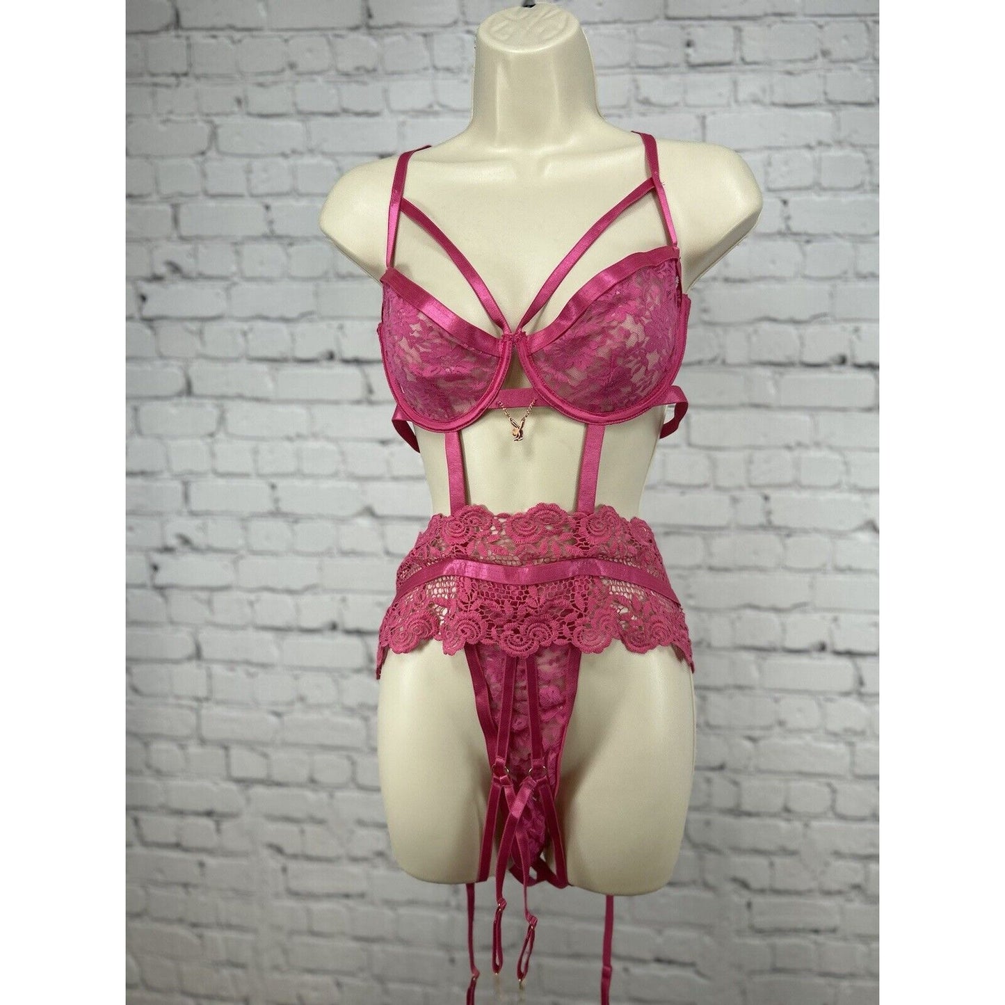 Playboy x Yandy Lingerie Pink Floral Lace Underwire Unlined Bra Garter Belt L