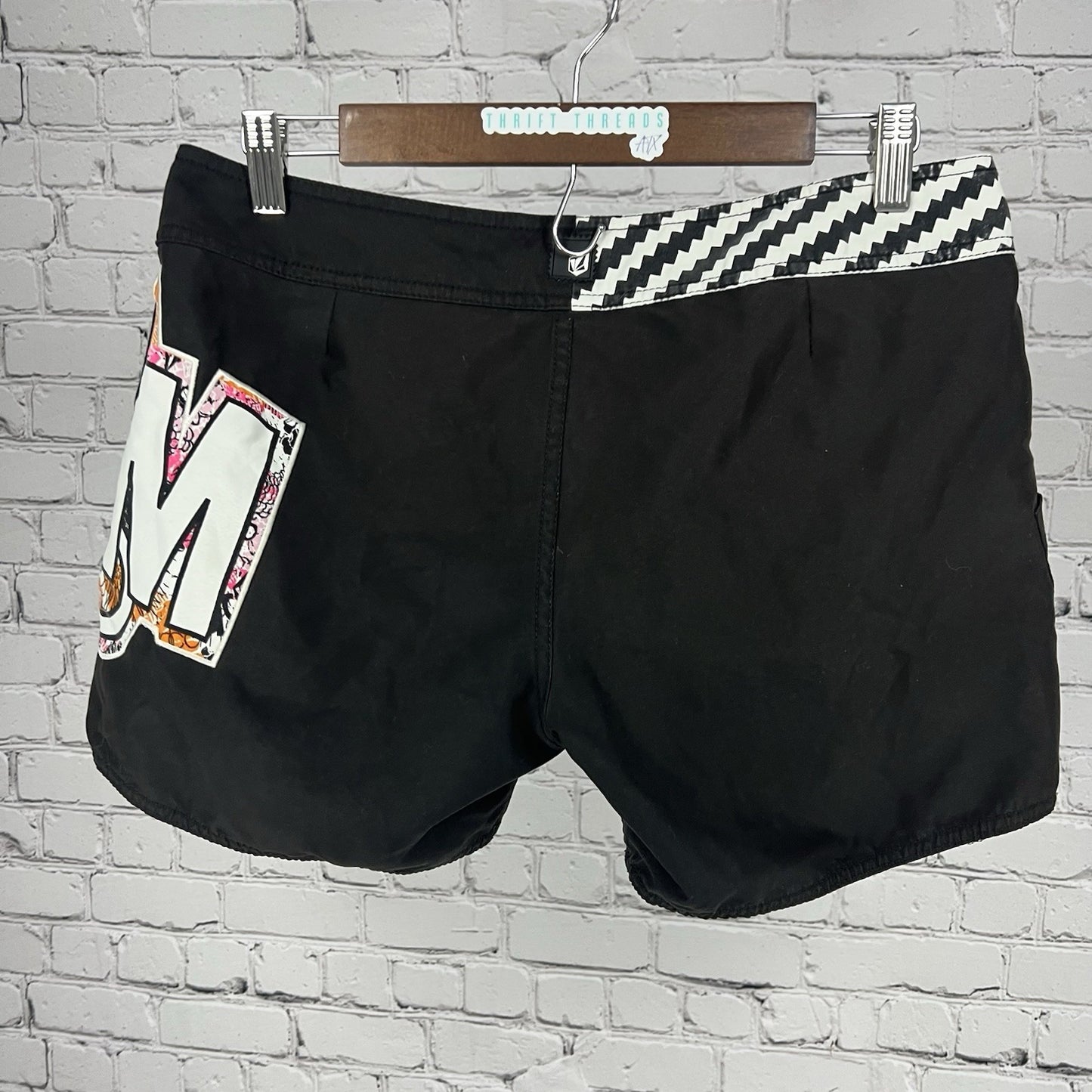 Volcom Miss Mod Black Board Shorts Beach Surfing Swim Women’s 7