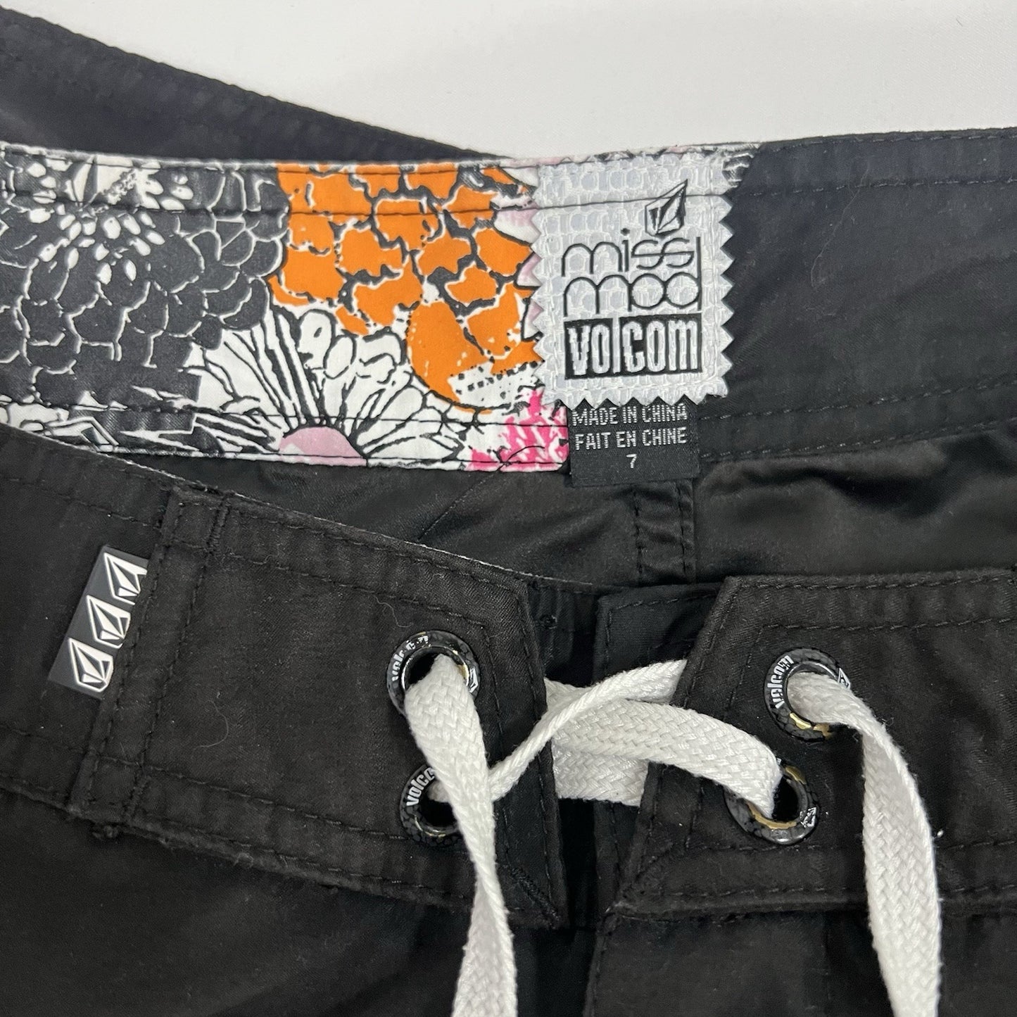 Volcom Miss Mod Black Board Shorts Beach Surfing Swim Women’s 7