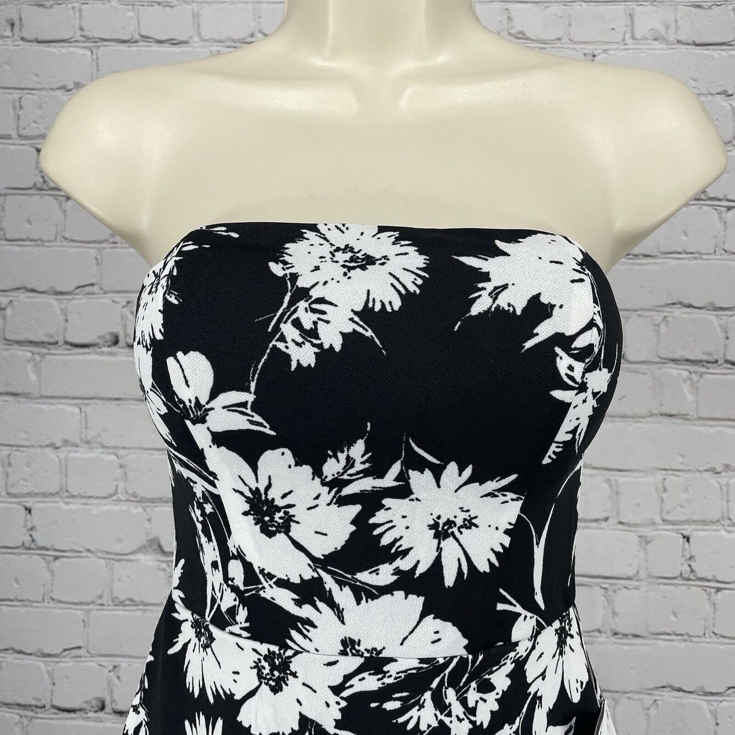 NWT Black White Floral Mini Strapless Scallop Dress Padded Zipped Lined Size 1/2