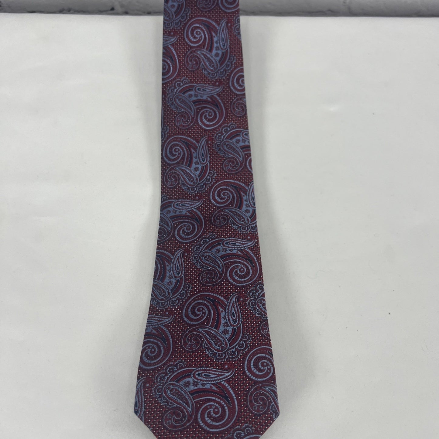 Jos A Bank Red Blue Signature Collection Paisley 100% Silk Neck Tie (58"x3")